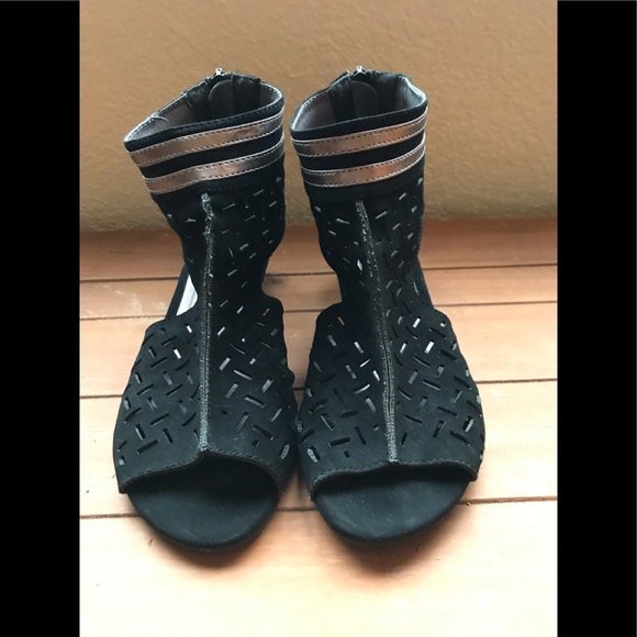 gladiator sandals with capris
